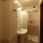 Hotel Margaret *