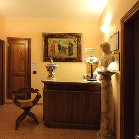 Hotel Margaret *