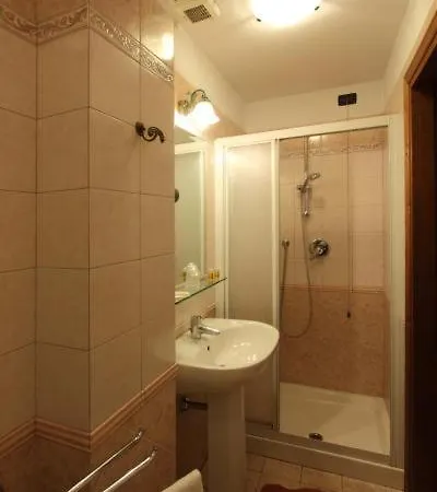 Hotel Margaret *